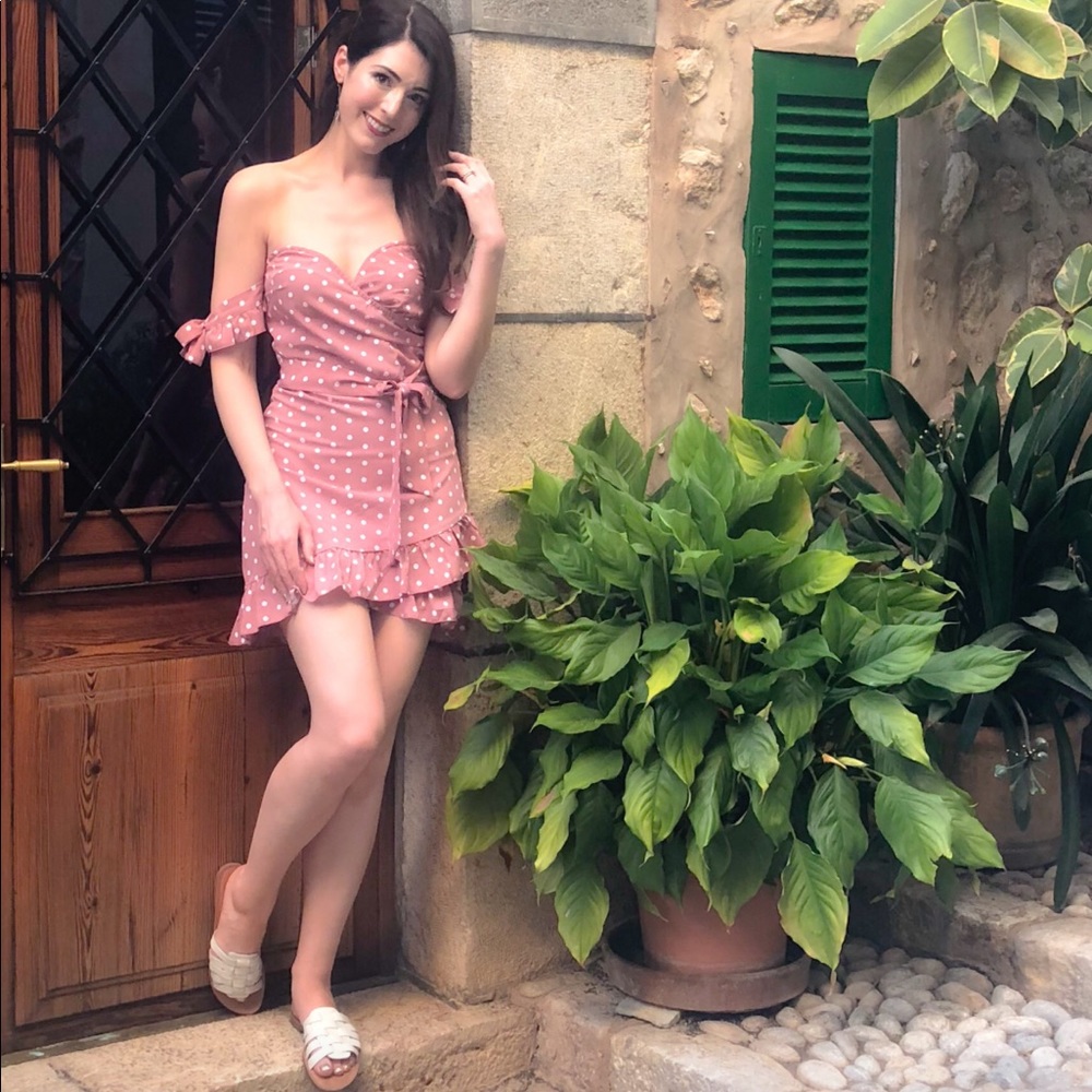 In The Style off shoulder asymmetric mini dress - Picture 4 of 4